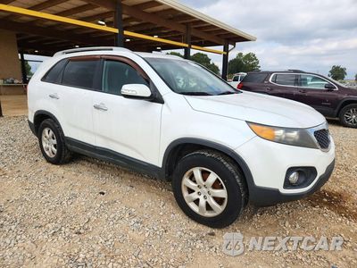 Czwarte zdjęcie samochodu z boku: 2011 KIA SORENTO LX VIN:5XYKT4A15BG162928 - miniatura
