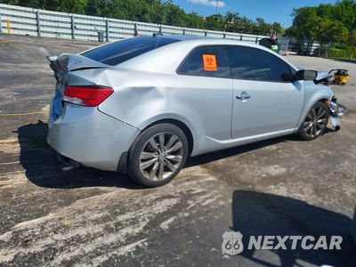 Trzecie zdjęcie samochodu z tyłu: 2013 KIA FORTE KOUP SX VIN:KNAFW6A38D5740048 - miniatura