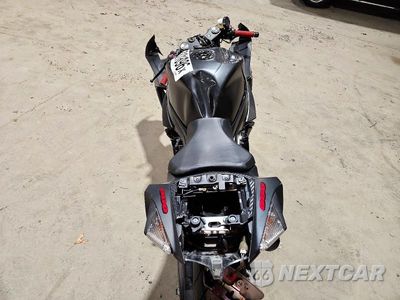Zdjęcie 6 z 10 samochodu: 2017 SUZUKI GSX-R600 VIN:JS1GN7FA8H2100589 - miniatura