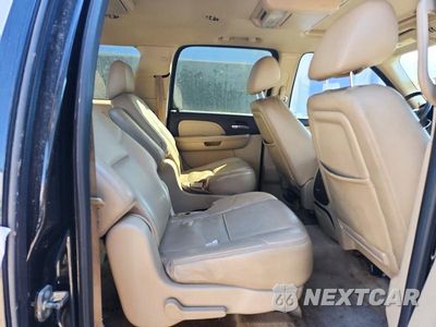 Zdjęcie 11 z 13 samochodu: 2011 GMC YUKON XL DENALI VIN:1GKS2MEF5BR375909 - miniatura