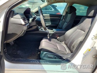 Zdjęcie 7 z 12 samochodu: 2018 HONDA ACCORD VIN:1HGCV1F42JA198124 - miniatura