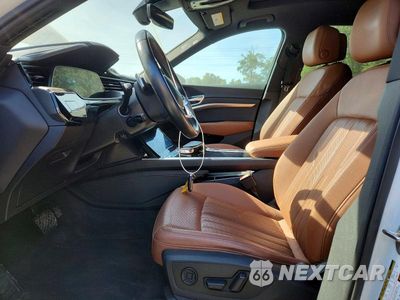 Zdjęcie 7 z 13 samochodu: 2019 AUDI E-TRON PREMIUM PLUS VIN:WA1LABGE6KB011996 - miniatura