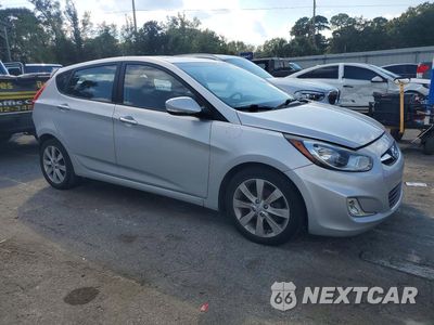 Czwarte zdjęcie samochodu z boku: 2013 HYUNDAI ACCENT SE VIN:KMHCU5AE8DU067125 - miniatura