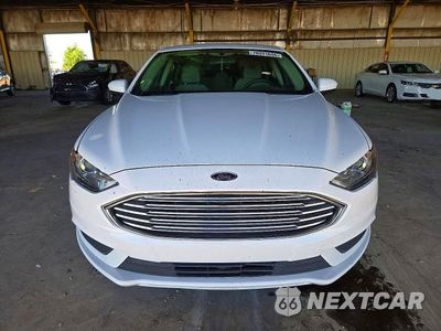 Piąte zdjęcie samochodu w środku: 2017 FORD FUSION S VIN:3FA6P0G78HR231903 - miniatura
