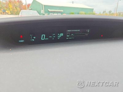 Zdjęcie 9 z 12 samochodu: 2014 TOYOTA PRIUS THREE VIN:JTDKN3DU1E0365853 - miniatura