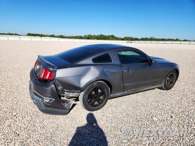 Trzecie zdjęcie samochodu z tyłu: 2011 FORD MUSTANG V6 COUPE VIN:1ZVBP8AM4B5115692 - miniatura