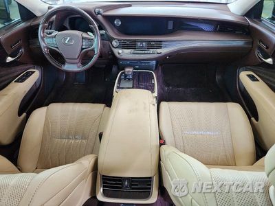 Zdjęcie 8 z 12 samochodu: 2019 LEXUS LS 500 BASE VIN:JTHC51FF9K5005735 - miniatura