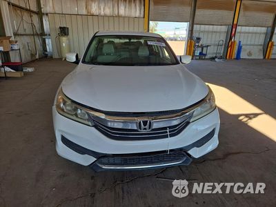 Piąte zdjęcie samochodu w środku: 2017 HONDA ACCORD LX VIN:1HGCR2F3XHA156666 - miniatura