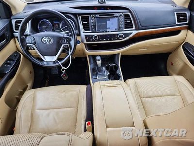 Zdjęcie 8 z 12 samochodu: 2017 TOYOTA HIGHLANDER HYBRID LIMITED VIN:5TDDGRFH3HS023019 - miniatura