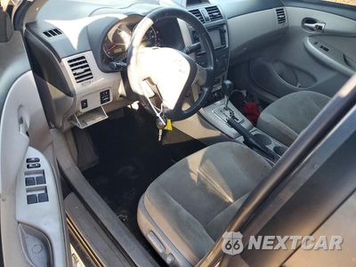 Zdjęcie 8 z 12 samochodu: 2013 TOYOTA COROLLA LE VIN:2T1BU4EE8DC099882 - miniatura