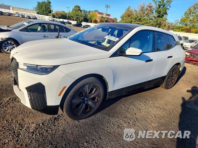 2025 BMW IX XDRIVE50 WB523CF0XSCU65939 - główne zdjęcie licytacji z USA - miniatura