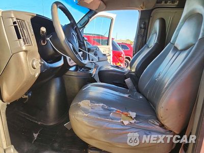 Zdjęcie 7 z 12 samochodu: 2008 GMC SAVANA G2500 DELIVERY VAN VIN:1GTGG29C181911849 - miniatura