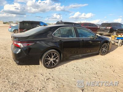 Trzecie zdjęcie samochodu z tyłu: 2022 TOYOTA CAMRY SE VIN:4T1G11AK7NU621605 - miniatura