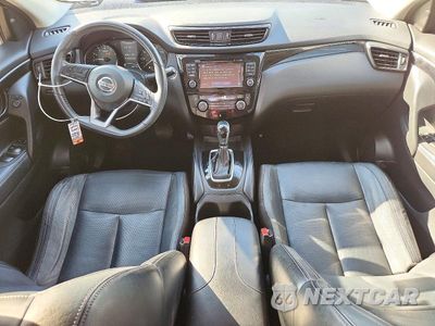 Zdjęcie 8 z 13 samochodu: 2017 NISSAN ROGUE SPORT SL VIN:JN1BJ1CP1HW033511 - miniatura
