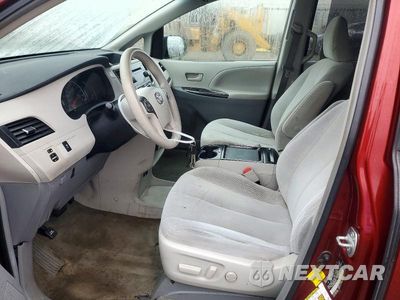 Zdjęcie 7 z 13 samochodu: 2011 TOYOTA SIENNA LE VIN:5TDJK3DC0BS027073 - miniatura