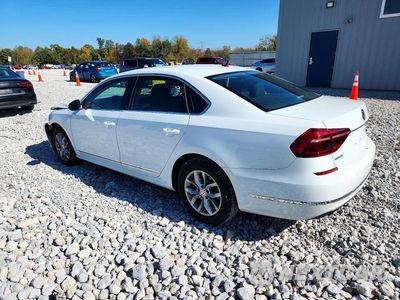 Drugie zdjęcie samochodu z przodu: 2017 VOLKSWAGEN PASSAT S VIN:1VWAT7A33HC004676 - miniatura