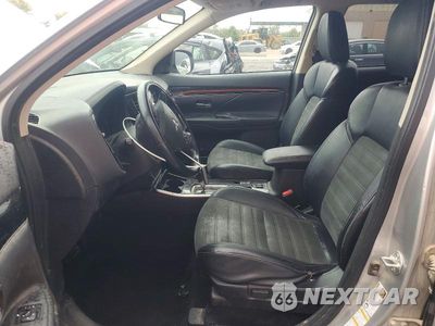 Zdjęcie 7 z 13 samochodu: 2019 MITSUBISHI OUTLANDER SE VIN:JA4AD3A30KZ049582 - miniatura