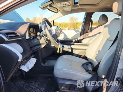 Zdjęcie 7 z 13 samochodu: 2026 TOYOTA SIENNA XLE 7-PASSENGER VIN:5TDYSKFC5TS250071 - miniatura