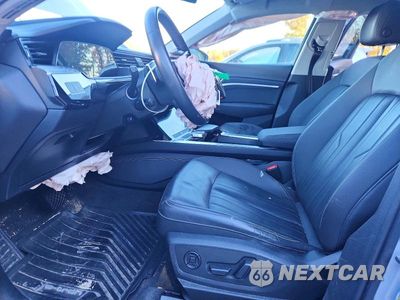 Zdjęcie 7 z 13 samochodu: 2021 AUDI E-TRON PREMIUM VIN:WA1AAAGEXMB019524 - miniatura