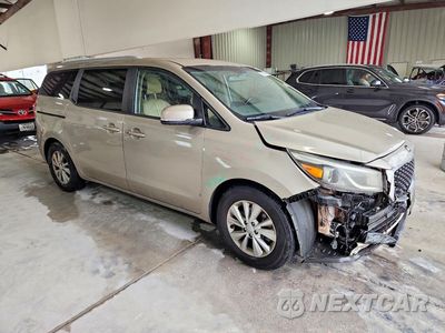 Czwarte zdjęcie samochodu z boku: 2017 KIA SEDONA LX VIN:KNDMB5C17H6237140 - miniatura