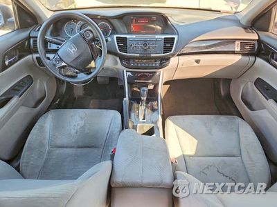 Zdjęcie 8 z 12 samochodu: 2017 HONDA ACCORD LX VIN:1HGCR2F3XHA200729 - miniatura