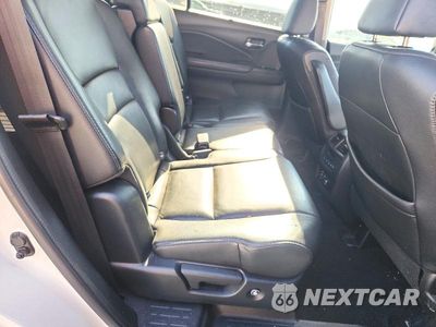 Zdjęcie 10 z 12 samochodu: 2017 HONDA PILOT TOURING VIN:5FNYF5H99HB017264 - miniatura