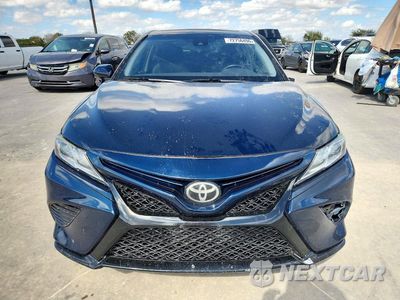 Piąte zdjęcie samochodu w środku: 2019 TOYOTA CAMRY SE VIN:4T1B11HKXKU693491 - miniatura