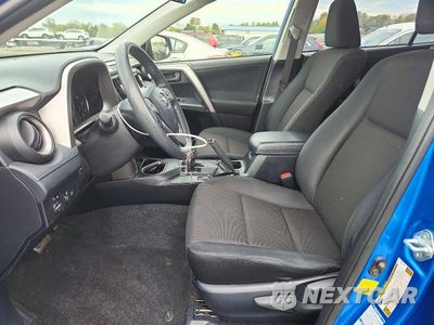 Zdjęcie 7 z 14 samochodu: 2018 TOYOTA RAV4 LE VIN:JTMBFREV2JJ183171 - miniatura