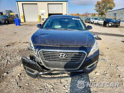 Piąte zdjęcie samochodu w środku: 2017 HYUNDAI SONATA PLUG-IN HYBRID VIN:KMHE14L28HA065476 - miniatura