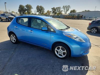 Czwarte zdjęcie samochodu z boku: 2011 NISSAN LEAF SV VIN:JN1AZ0CP2BT009306 - miniatura