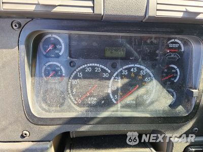 Zdjęcie 9 z 14 samochodu: 2016 FREIGHTLINER CASCADIA 125 SEMI TRUCK VIN:3AKJGLD57GSHC3890 - miniatura