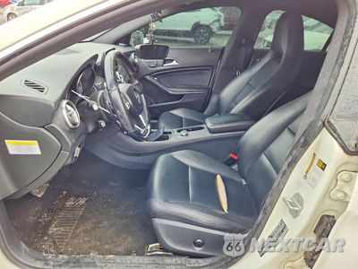 Zdjęcie 7 z 12 samochodu: 2014 MERCEDES-BENZ CLA 250 VIN:WDDSJ4EB4EN065439 - miniatura