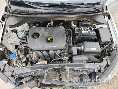 Zdjęcie 11 z 13 samochodu: 2017 HYUNDAI ELANTRA SE VIN:KMHD84LF0HU384766 - miniatura
