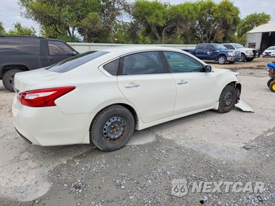 Trzecie zdjęcie samochodu z tyłu: 2016 NISSAN ALTIMA 2.5 S VIN:1N4AL3AP6GC197361 - miniatura