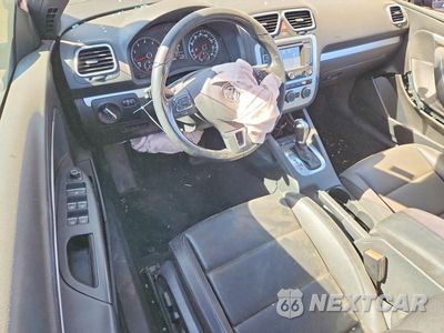 Zdjęcie 8 z 12 samochodu: 2016 VOLKSWAGEN EOS KOMFORT VIN:WVWBW8AH3GV000596 - miniatura