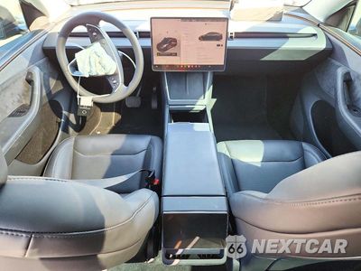Zdjęcie 8 z 13 samochodu: 2026 TESLA MODEL Y VIN:7SAYGDEE7TF420969 - miniatura