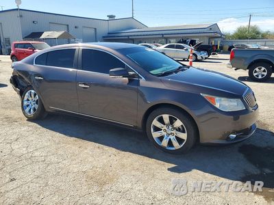 Czwarte zdjęcie samochodu z boku: 2013 BUICK LACROSSE VIN:1G4GC5E34DF123627 - miniatura