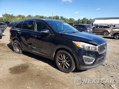 Czwarte zdjęcie samochodu z boku: 2016 KIA SORENTO LX VIN:5XYPG4A33GG060000 - miniatura