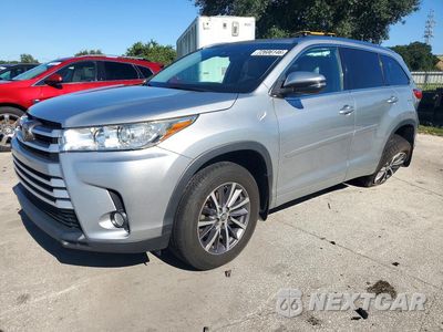 2018 TOYOTA HIGHLANDER XLE 5TDJZRFH3JS863059 - główne zdjęcie licytacji z USA - miniatura