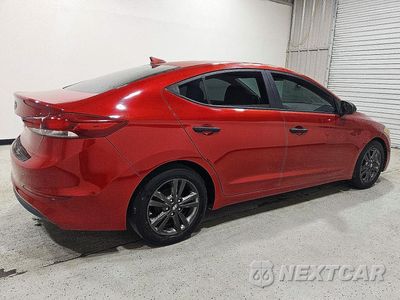 Trzecie zdjęcie samochodu z tyłu: 2017 HYUNDAI ELANTRA SE VIN:5NPD84LF0HH150349 - miniatura