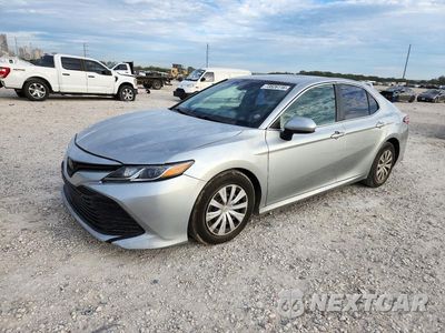 2018 TOYOTA CAMRY L 4T1B11HK9JU070751 - główne zdjęcie licytacji z USA - miniatura