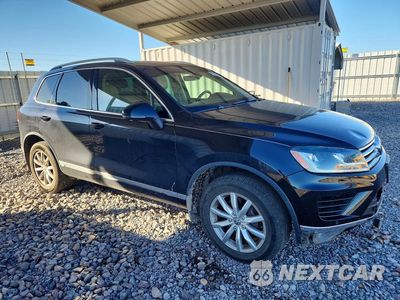 Czwarte zdjęcie samochodu z boku: 2017 VOLKSWAGEN TOUAREG SPORT VIN:WVGEF7BP4HD002910 - miniatura