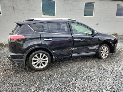 Trzecie zdjęcie samochodu z tyłu: 2016 TOYOTA RAV4 HV LIMITED VIN:JTMDJREV6GD012180 - miniatura