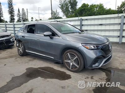 Czwarte zdjęcie samochodu z boku: 2023 MERCEDES-BENZ EQE SUV 500 4MATIC VIN:4JGGM2CB8PA039995 - miniatura