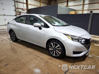 Czwarte zdjęcie samochodu z boku: 2025 NISSAN VERSA SV VIN:3N1CN8EV0SL856568 - miniatura