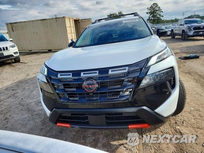Piąte zdjęcie samochodu w środku: 2026 NISSAN ROGUE ROCK CREEK VIN:5N1BT3BB2TC820773 - miniatura