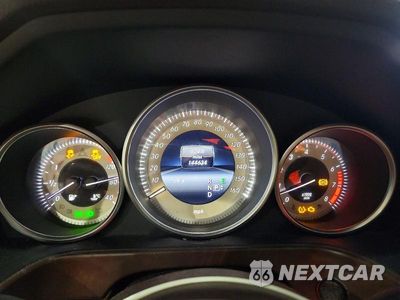 Zdjęcie 9 z 12 samochodu: 2014 MERCEDES-BENZ E 350 VIN:WDDHF5KB2EA800173 - miniatura
