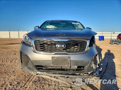 Piąte zdjęcie samochodu w środku: 2019 KIA SORENTO LX VIN:5XYPG4A37KG508330 - miniatura