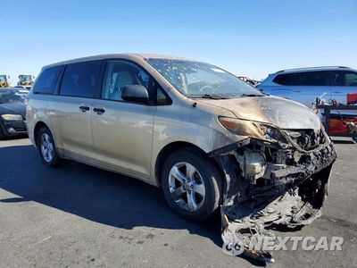 Czwarte zdjęcie samochodu z boku: 2012 TOYOTA SIENNA BASE 7-PASSENGER VIN:5TDKA3DC4CS011810 - miniatura