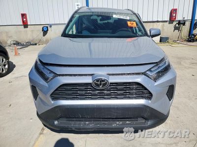 Piąte zdjęcie samochodu w środku: 2025 TOYOTA RAV4 XLE VIN:2T3P1RFV8SW617437 - miniatura
